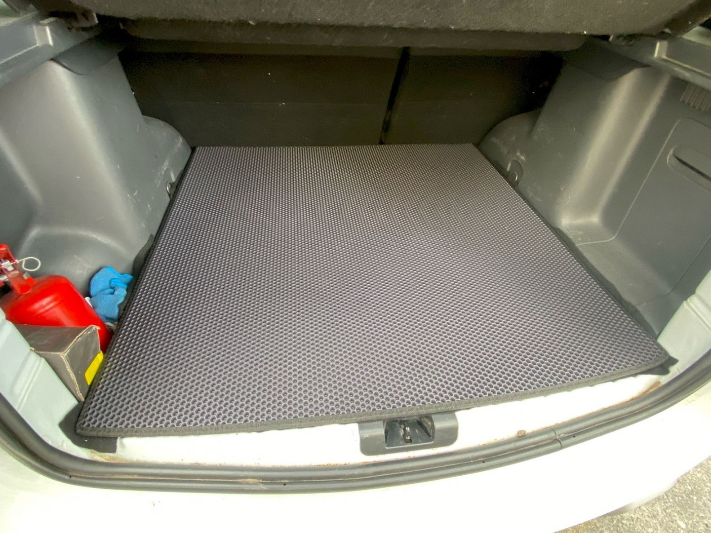 EVA автоковрики для Renault Duster 2010 - 2015 (4WD) дорестайлинг — багажник для 4wd resized